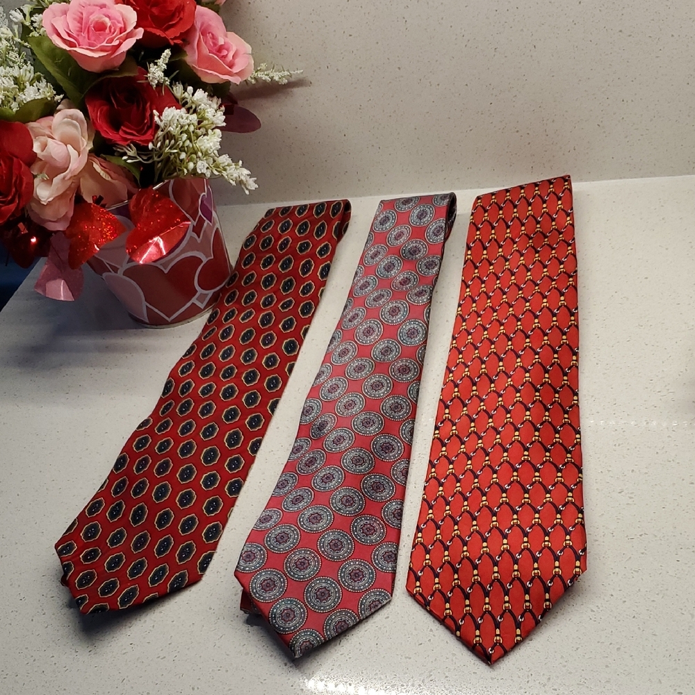 DIOR - Rue st. HONORE-Paris Bundle Of 3 Luxury Red/Gray Ties